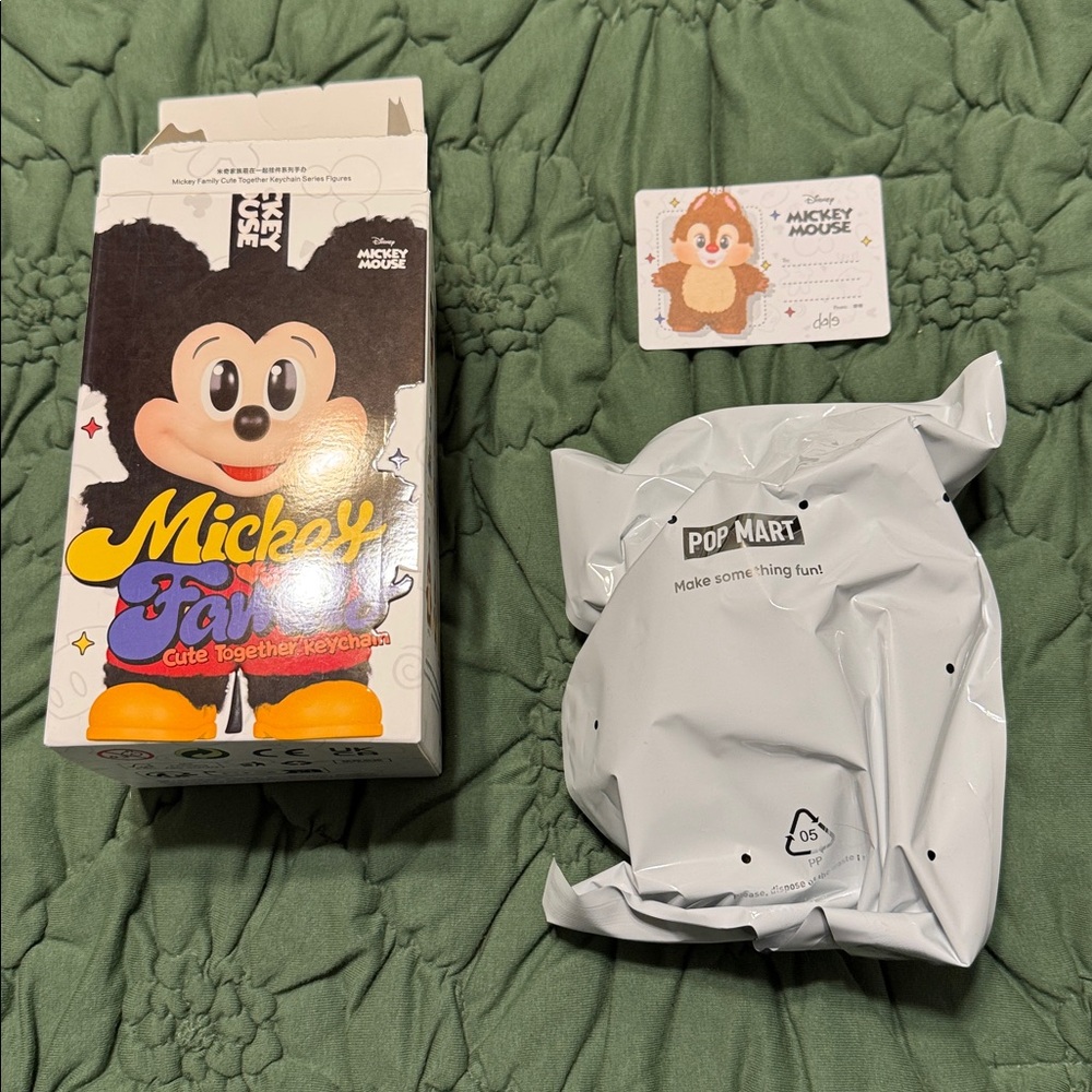 ✨ Sealed Pouch Dale - Mickey & Friends Cute Together Keychain - Picture 3 of 5